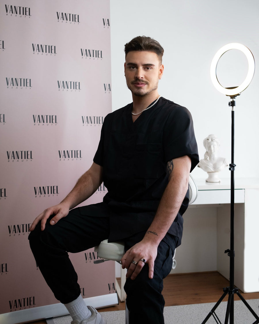 Teun van Tiel, PMU-artist van VANTIEL Beauty, bij Lashbar Den Bosch
